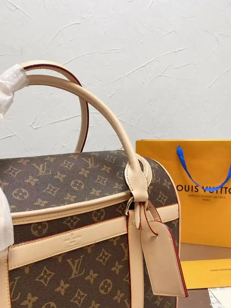CUSTOM PET BAG LV 0524